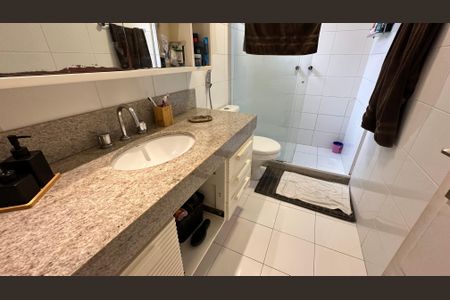 Casa de condomínio à venda com 400m², 4 quartos e 2 vagasBanheiro quarto 4