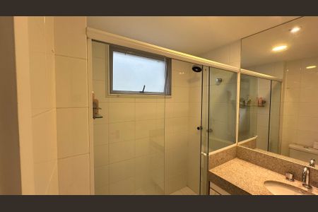 Casa de condomínio à venda com 400m², 4 quartos e 2 vagasBanheiro quarto 2