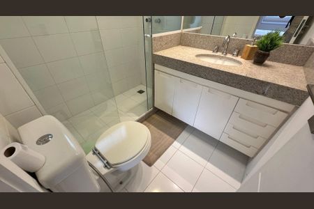 Casa de condomínio à venda com 400m², 4 quartos e 2 vagasBanheiro quarto 2