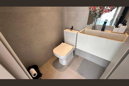 Casa de condomínio à venda com 400m², 4 quartos e 2 vagasBanheiro externo 