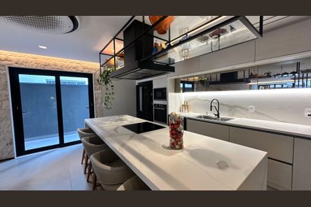 Cozinha de casa de condomínio à venda com 4 quartos, 400m² em Barra da Tijuca, Rio de Janeiro