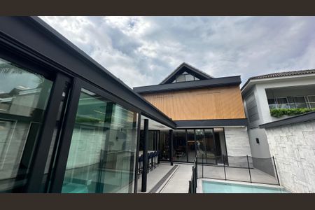 Casa de condomínio à venda com 400m², 4 quartos e 2 vagasFachada