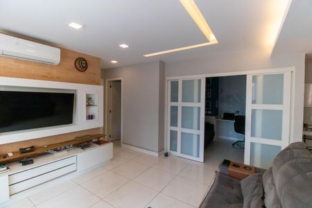 Sala de apartamento à venda com 2 quartos, 85m² em Pé Pequeno, Niterói