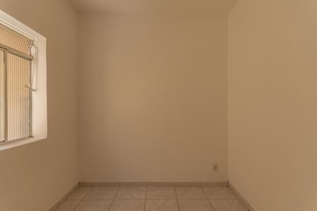 Quarto 1 de casa para alugar com 2 quartos, 65m² em Jardim dos Comerciários, Belo Horizonte
