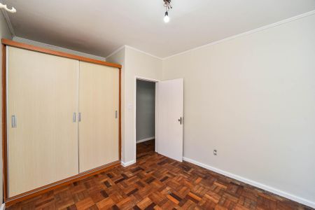 Quarto 1 de apartamento para alugar com 2 quartos, 60m² em São Sebastião, Porto Alegre