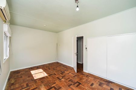 Quarto 2 de apartamento para alugar com 2 quartos, 60m² em São Sebastião, Porto Alegre