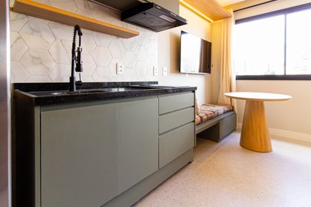 Cozinha de kitnet/studio para alugar com 1 quarto, 24m² em Pompeia, São Paulo
