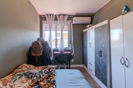 Banheiro de apartamento à venda com 2 quartos, 48m² em Santo Antônio, Porto Alegre