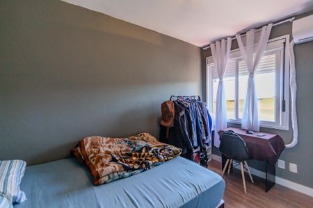 Banheiro de apartamento à venda com 2 quartos, 48m² em Santo Antônio, Porto Alegre