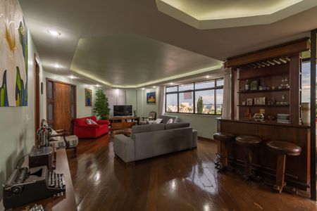 Apartamento à venda com 4 quartos, 158m² em Ouro Preto, Belo Horizonte