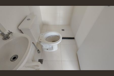 Banheiro de apartamento para alugar com 2 quartos, 17m² em Itaquera, São Paulo