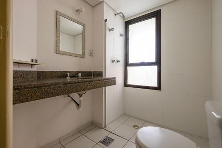 Banheiro de apartamento para alugar com 1 quarto, 50m² em Jardim Paulista, São Paulo