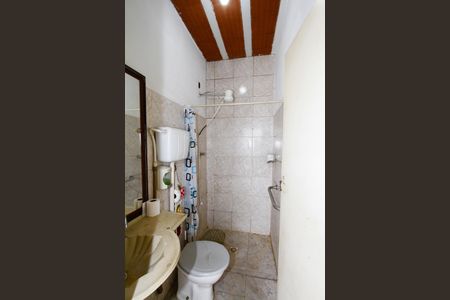 Banheiro de kitnet/studio para alugar com 1 quarto, 9m² em Santo Andre, Belo Horizonte