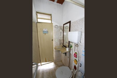 Banheiro de kitnet/studio para alugar com 1 quarto, 9m² em Santo Andre, Belo Horizonte
