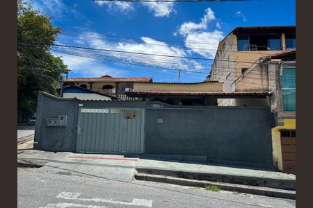 Fachada de casa à venda com 2 quartos, 200m² em Conjunto Confisco, Belo Horizonte