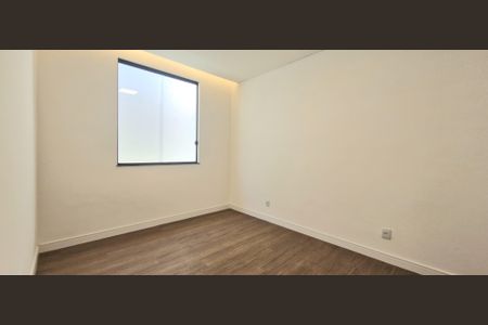 Casa à venda com 3 quartos, 510m² em Várzea, Lagoa Santa