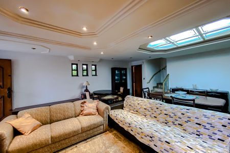 Sala de casa à venda com 4 quartos, 300m² em Vila Claudia, São Paulo