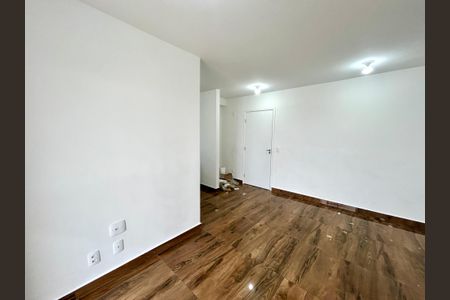 Sala  de apartamento para alugar com 2 quartos, 55m² em Vila das Bandeiras, Guarulhos