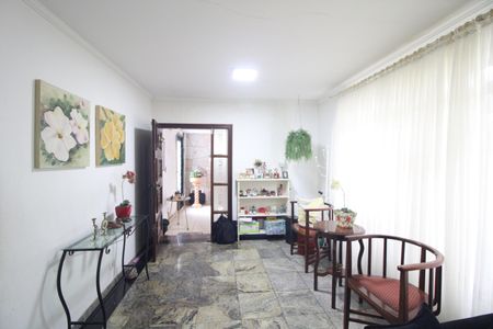 Casa à venda com 3 quartos, 141m² em Campo Grande, São Paulo