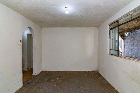 Quarto / Sala de casa para alugar com 1 quarto, 32m² em Jardim Montanhês, Belo Horizonte