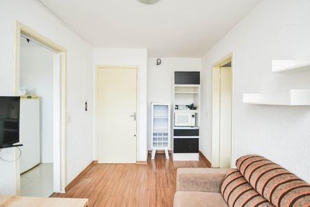 Sala de apartamento para alugar com 1 quarto, 33m² em Santo Antônio, Porto Alegre