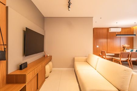 Sala de apartamento à venda com 2 quartos, 70m² em Alphaville, Barueri