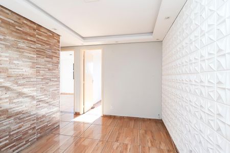 Sala de apartamento para alugar com 2 quartos, 47m² em Conjunto Residencial José Bonifácio, São Paulo