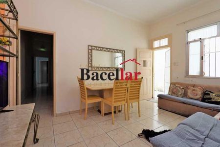 Casa à venda com 3 quartos, 110m² em Sampaio, Rio de Janeiro