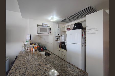 Cozinha de apartamento para alugar com 1 quarto, 57m² em Barra da Tijuca, Rio de Janeiro