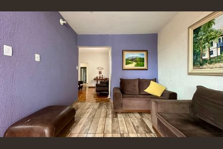 Sala  de casa à venda com 3 quartos, 236m² em Sagrada Família, Belo Horizonte