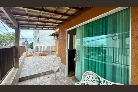 Varanda  de casa à venda com 3 quartos, 236m² em Sagrada Família, Belo Horizonte