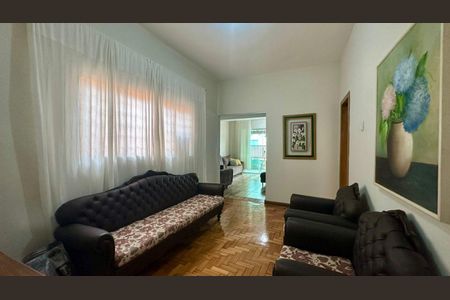Sala  de casa à venda com 3 quartos, 236m² em Sagrada Família, Belo Horizonte
