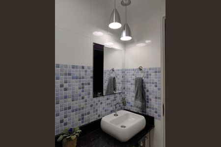 Banheiro de apartamento à venda com 2 quartos, 55m² em Jardim do Estádio, Santo André