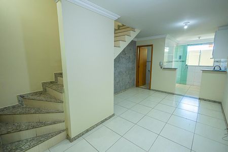 sala de casa à venda com 2 quartos, 70m² em Jardim Leblon, Belo Horizonte