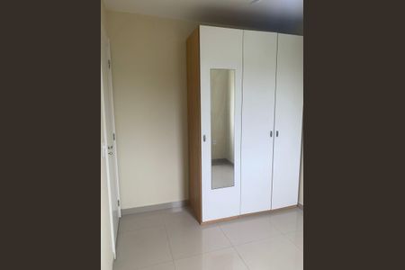 Quarto 1 de apartamento para alugar com 2 quartos, 48m² em Del Castilho, Rio de Janeiro