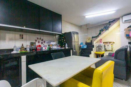 Sala e Cozinha de casa para alugar com 2 quartos, 110m² em Vila Londrina, São Paulo