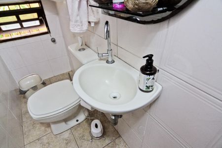 Lavabo de casa para alugar com 3 quartos, 300m² em Parque Sao Domingos, São Paulo