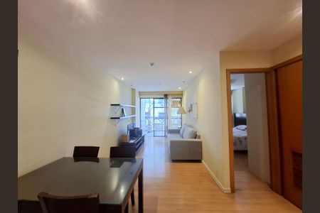 Sala de apartamento à venda com 1 quarto, 56m² em Flamengo, Rio de Janeiro