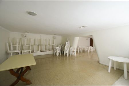 Apartamento para alugar com 91m², 2 quartos e sem vagaÁrea comum - Salão de festas