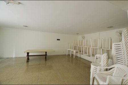 Apartamento para alugar com 91m², 2 quartos e sem vagaÁrea comum - Salão de festas