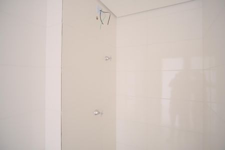 Banheiro de kitnet/studio à venda com 1 quarto, 24m² em Vila Carrão, São Paulo