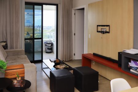 Sala de kitnet/studio para alugar com 1 quarto, 59m² em Caminho das Árvores, Salvador