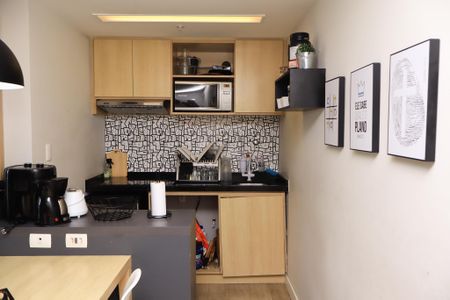 Cozinha de kitnet/studio para alugar com 1 quarto, 59m² em Caminho das Árvores, Salvador