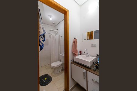 Banheiro de apartamento à venda com 1 quarto, 38m² em Vila Mazzei, São Paulo