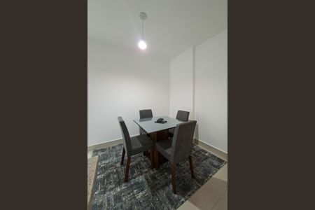 Sala de apartamento para alugar com 2 quartos, 75m² em Jardim Real, Praia Grande