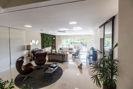 Sala  de casa de condomínio à venda com 4 quartos, 485m² em Tamboré, Santana de Parnaíba