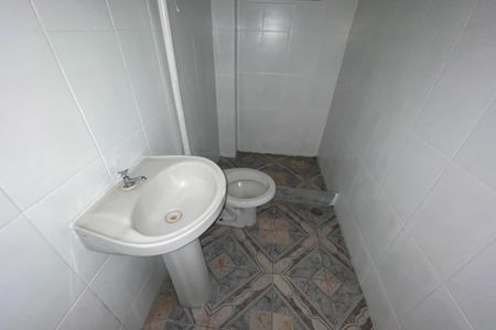 Banheiro de casa para alugar com 1 quarto, 101m² em Parque Lafaiete, Duque de Caxias