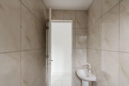 Banheiro de casa para alugar com 1 quarto, 55m² em Parque Boturussu, São Paulo