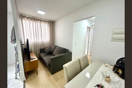 Sala de apartamento para alugar com 2 quartos, 35m² em Vila Galvão, Guarulhos