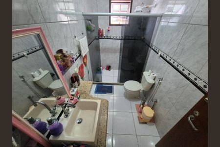 Casa de condomínio para alugar com 85m², 2 quartos e sem vagaBanheiro 